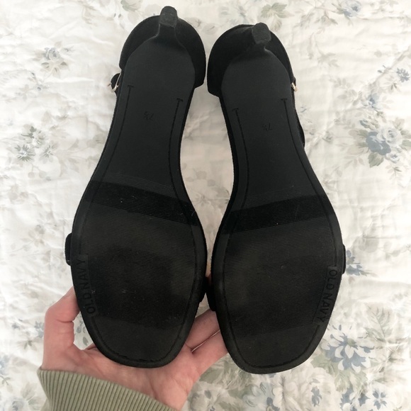 Old Navy Faux-Suede Skinny Heels in Black Size 7.5 - Picture 9 of 11